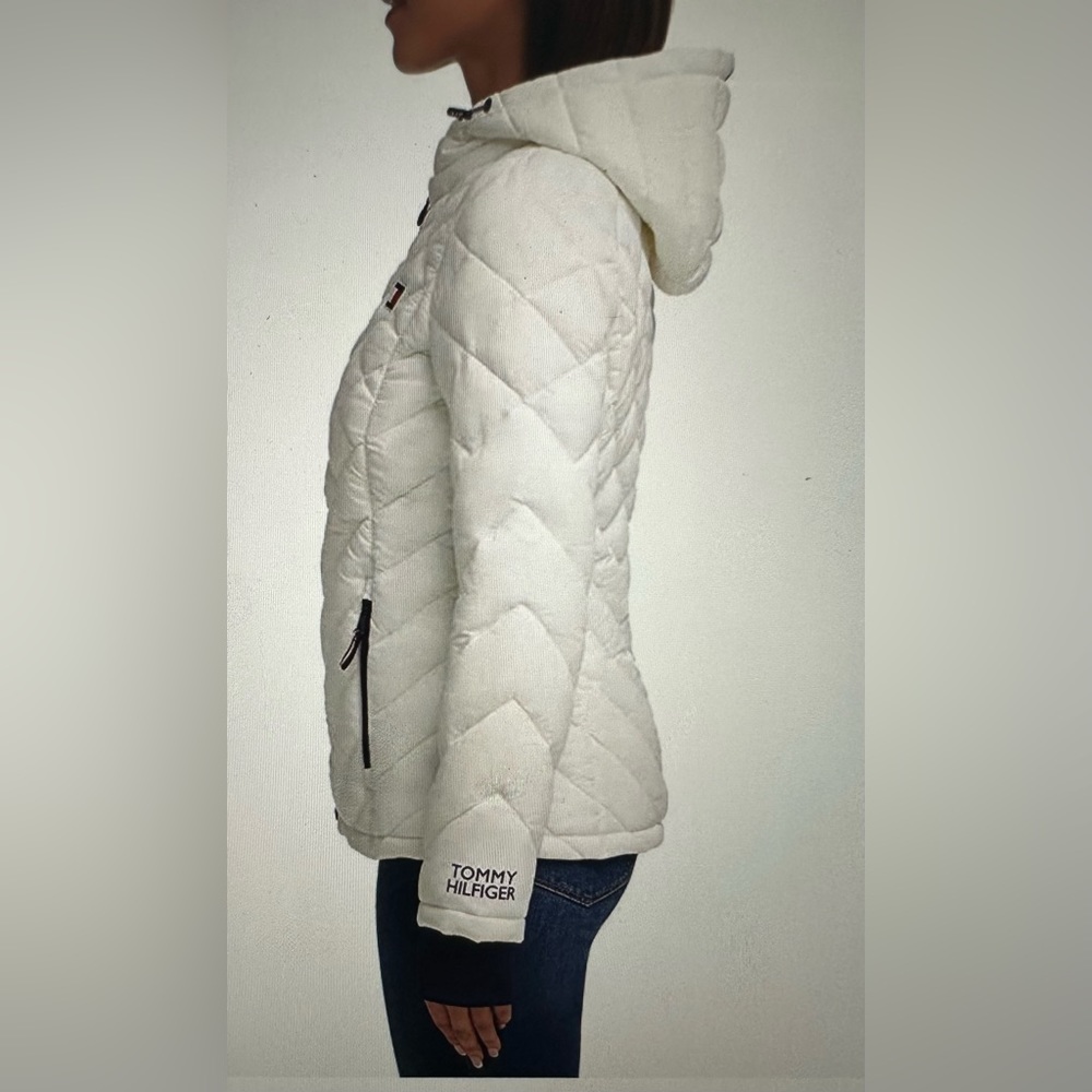 Tommy Hilfiger women’s Hooded Jacket Puffer Jacket Size M NWT